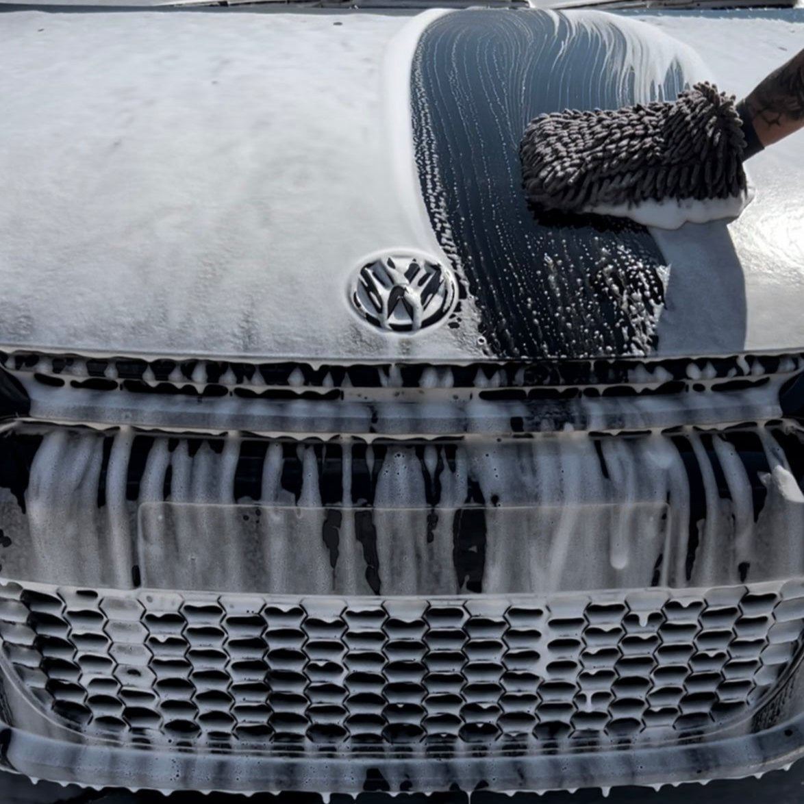 High Foam Wash and Wax 5 on car, Thick Foam, Car Shining