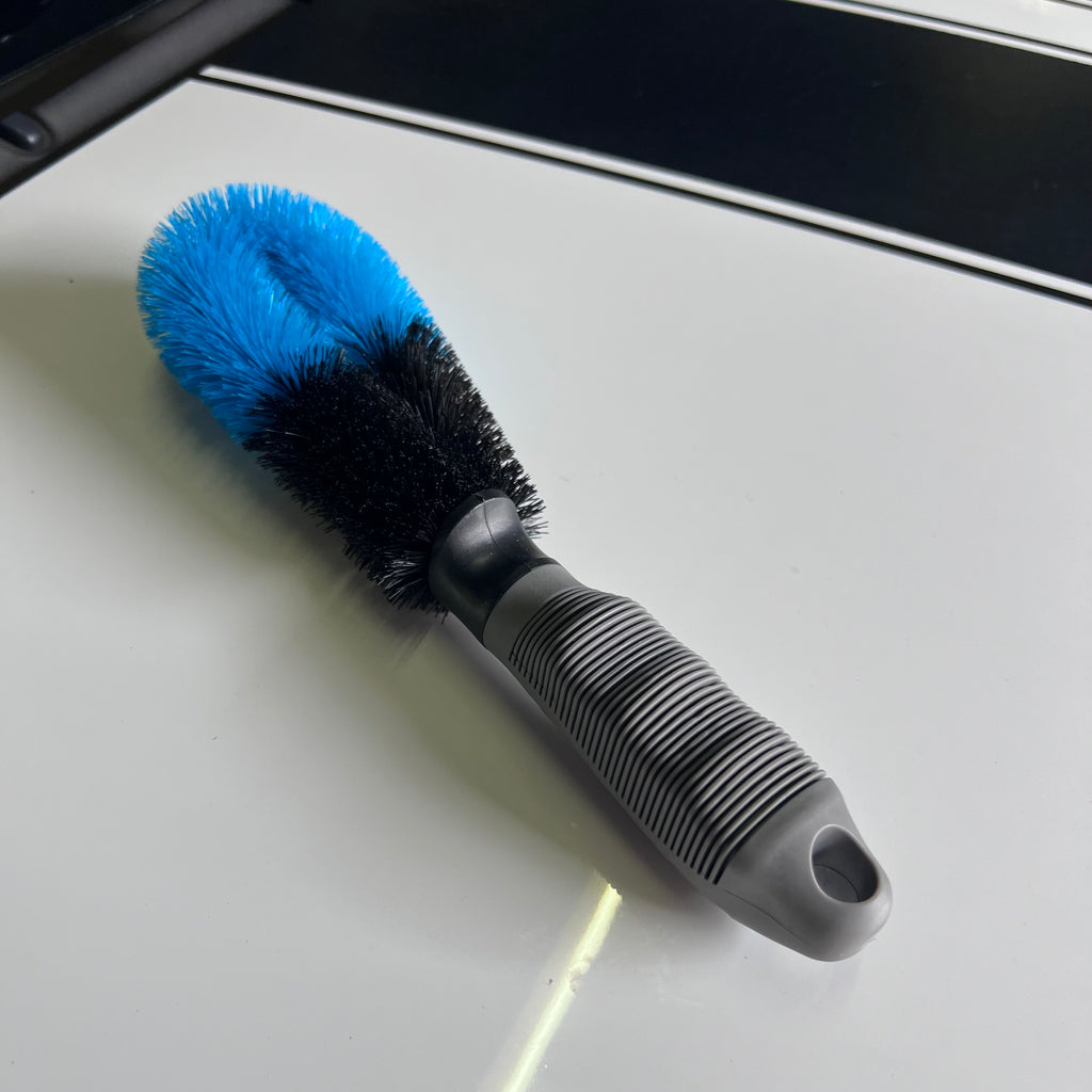 Standard Wheel Cleaning Brush - Ergonomic and Tough